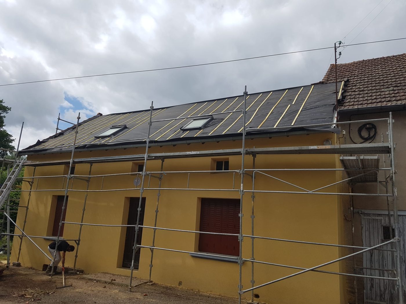 Réparation toiture après intempéries dans l'Allier