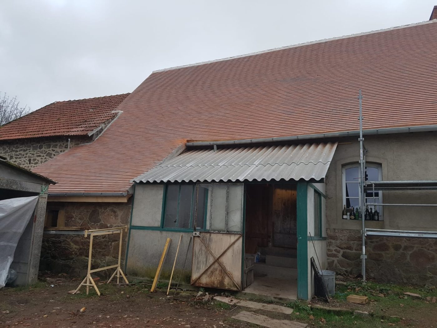 Démoussage et nettoyage toiture à Domérat